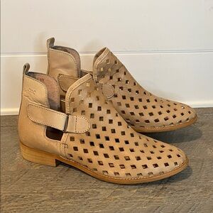Musse & Cloud Tan Caila Bootie Sz EU 39 / US 8.5
